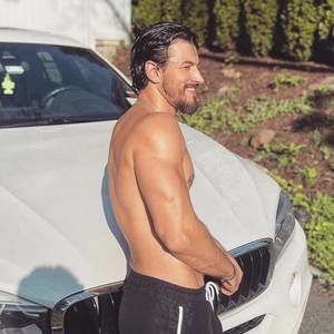 Meet your Posher, Met